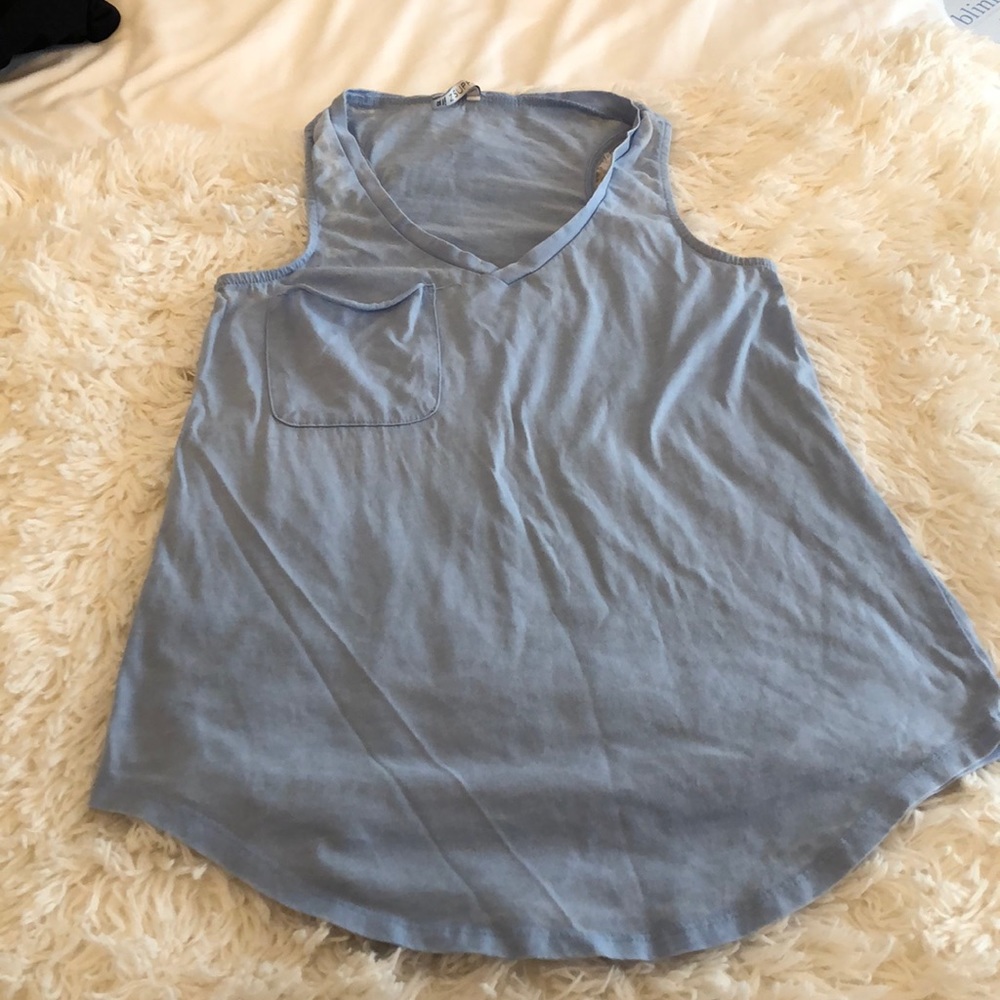 Cotton tank with curved hem